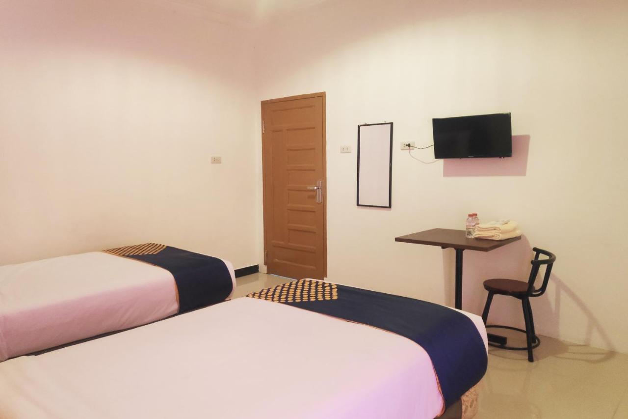 Oyo 2220 Pink'S Guest House Tarutung Buitenkant foto