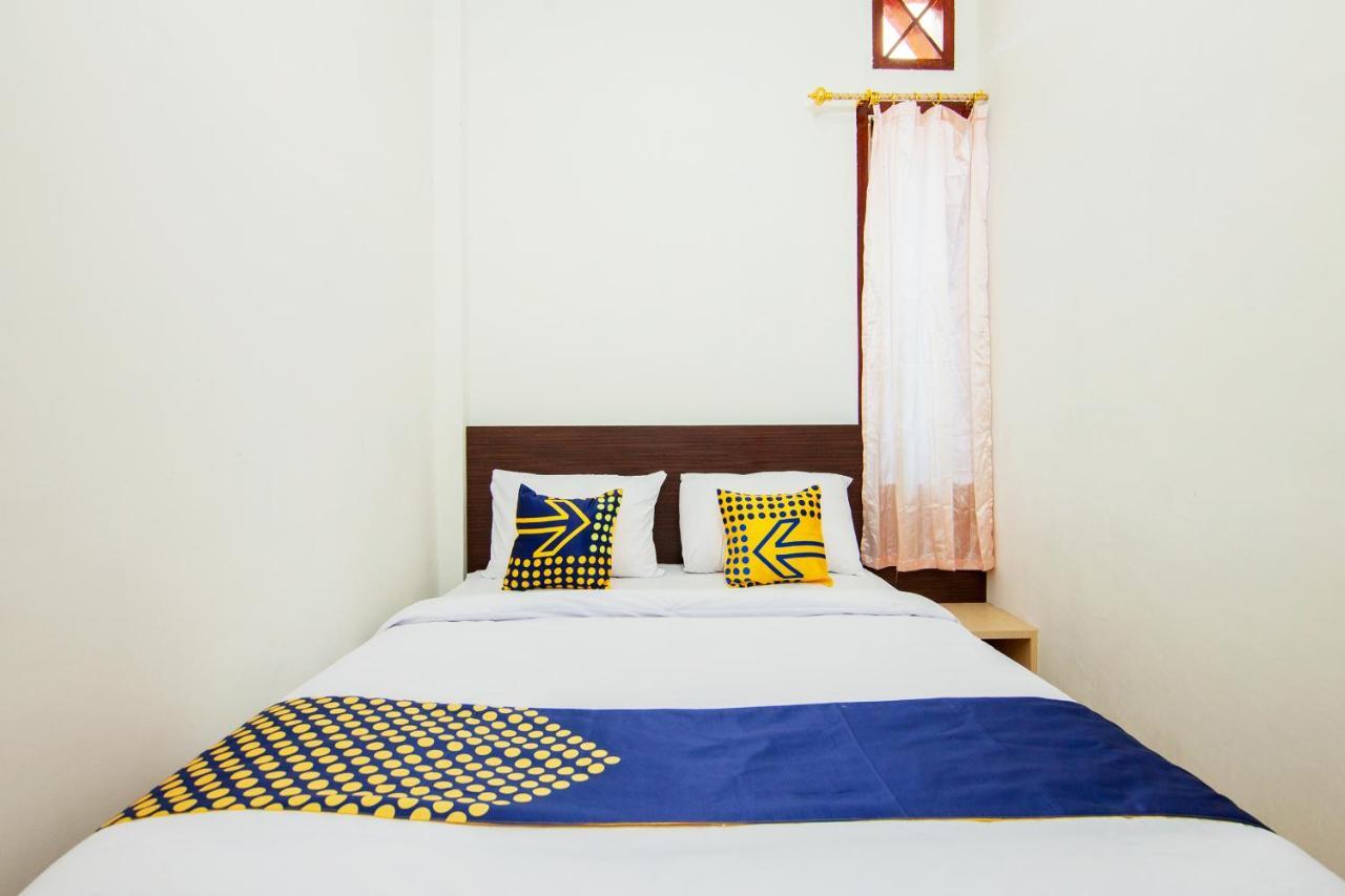 Oyo 2220 Pink'S Guest House Tarutung Buitenkant foto