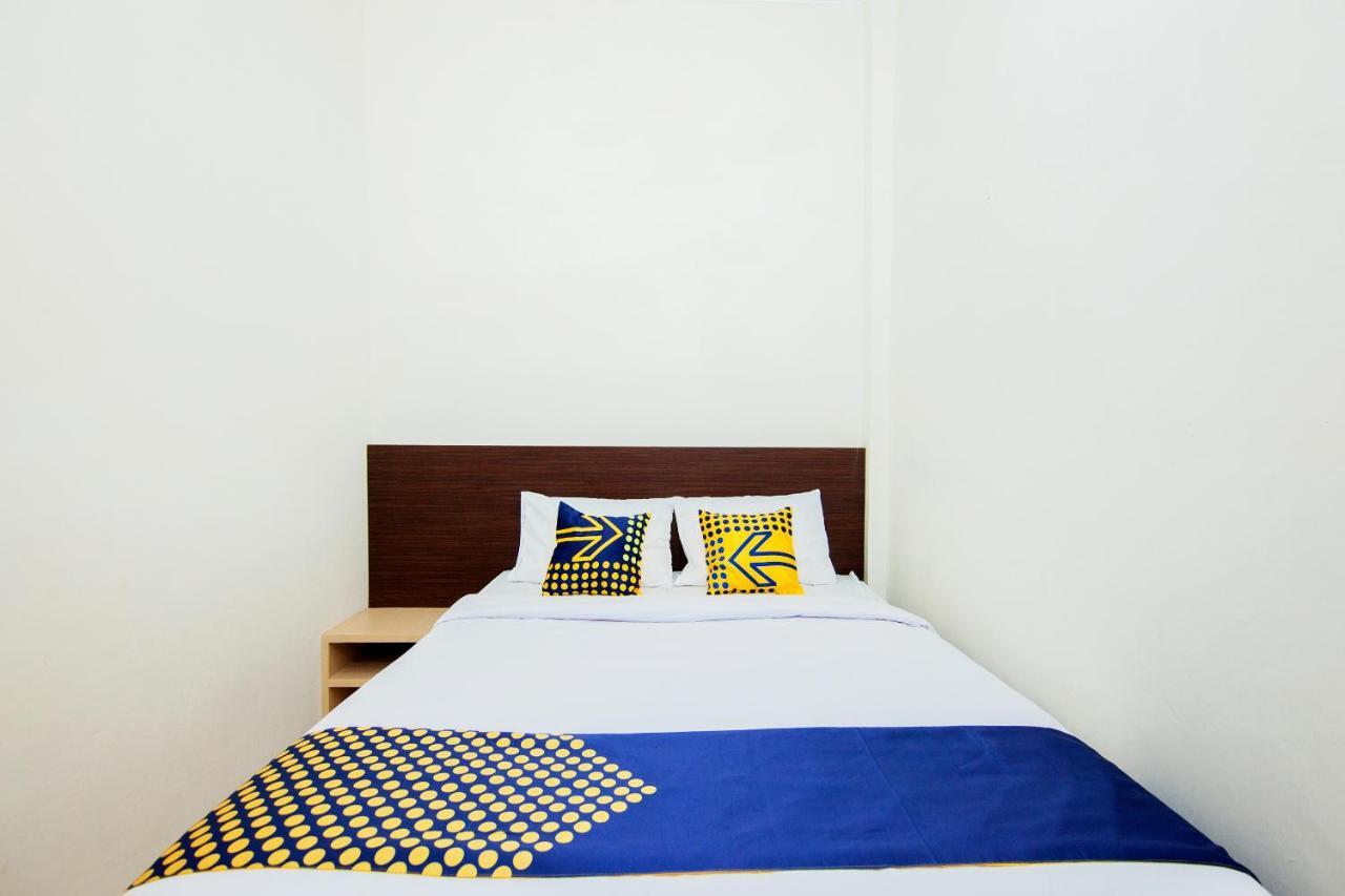 Oyo 2220 Pink'S Guest House Tarutung Buitenkant foto