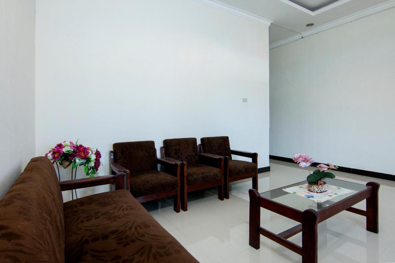 Oyo 2220 Pink'S Guest House Tarutung Buitenkant foto